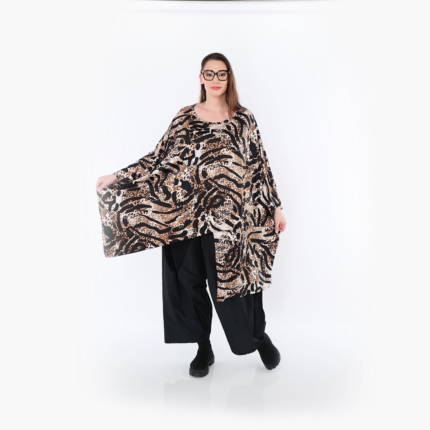 07133 "Cassandra" Shirt – Black