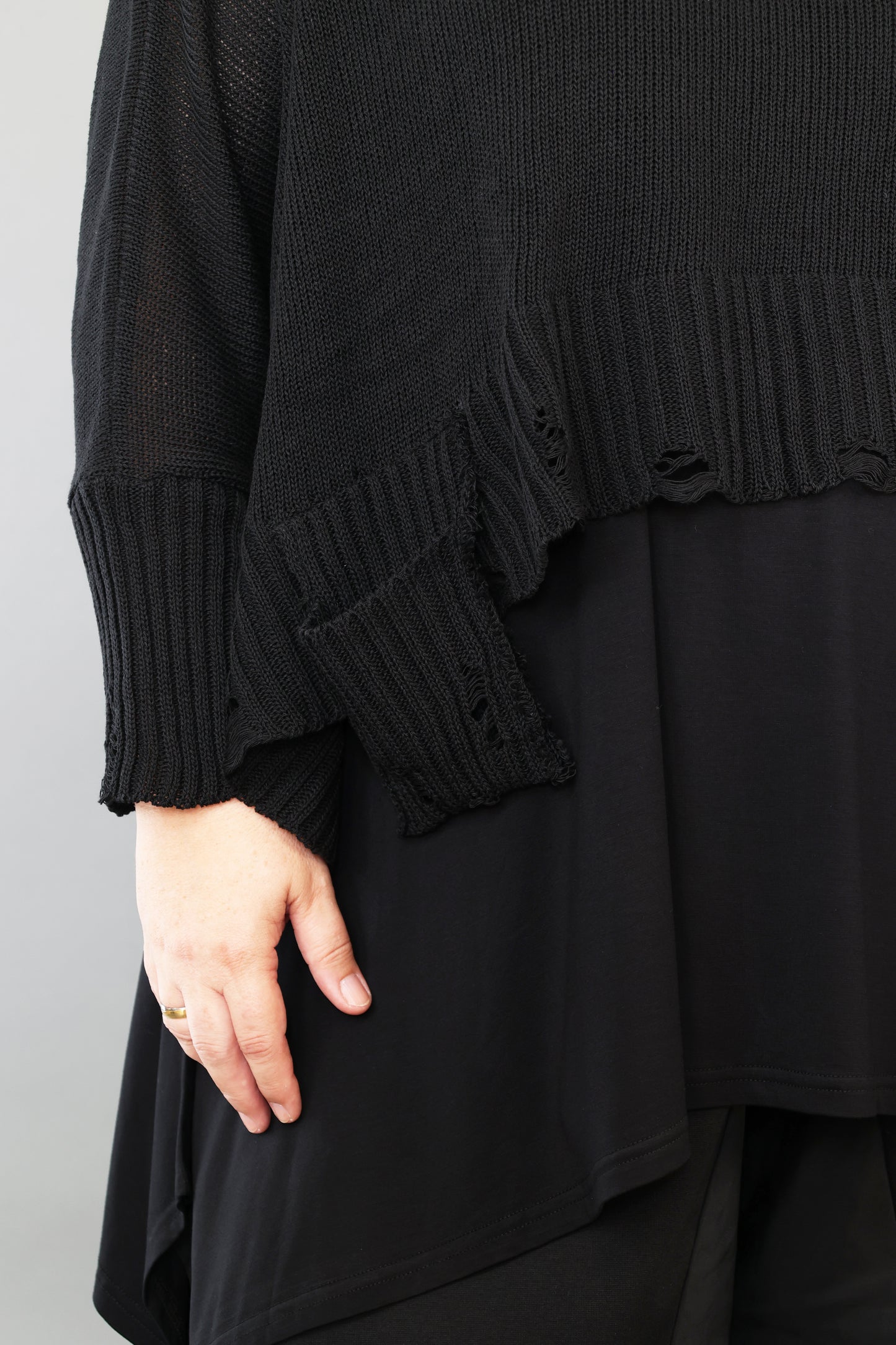 2520 "Bella" 100% Cotton - Distressed Overthrow