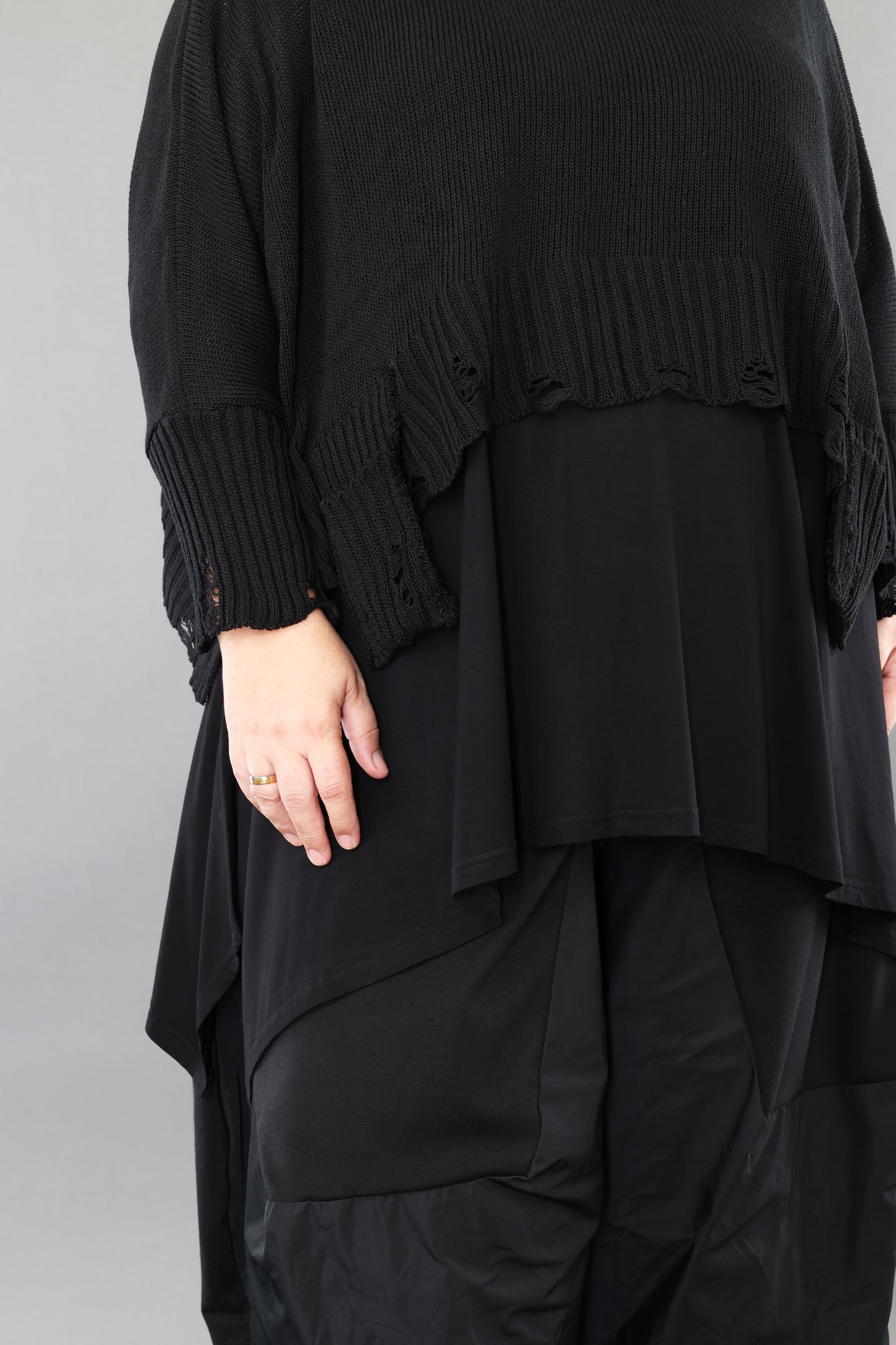 2520 "Bella" 100% Cotton - Distressed Overthrow