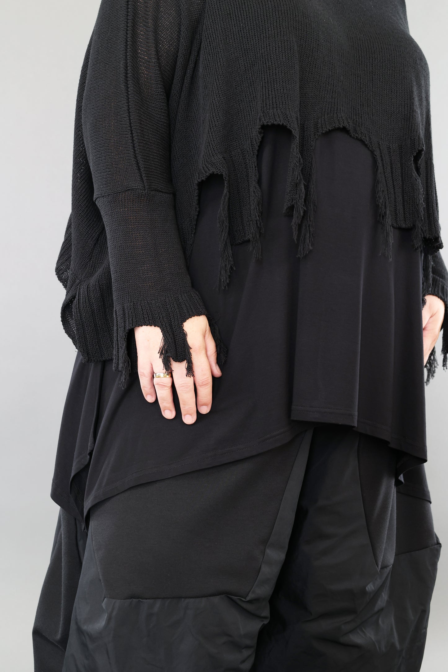 2528 "Bella" 100% Cotton - Distressed Cut-Off Overthrow