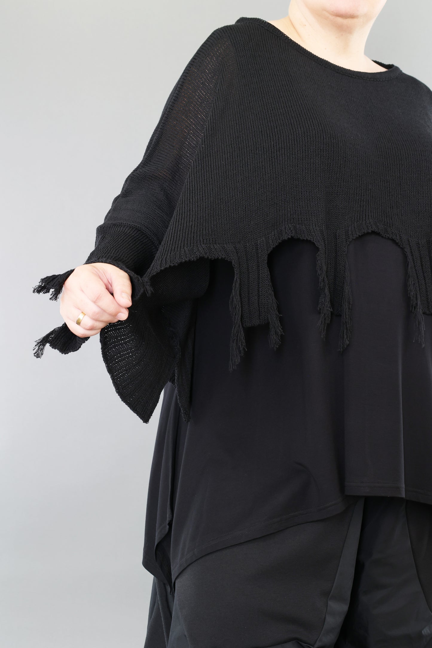 2528 "Bella" 100% Cotton - Distressed Cut-Off Overthrow