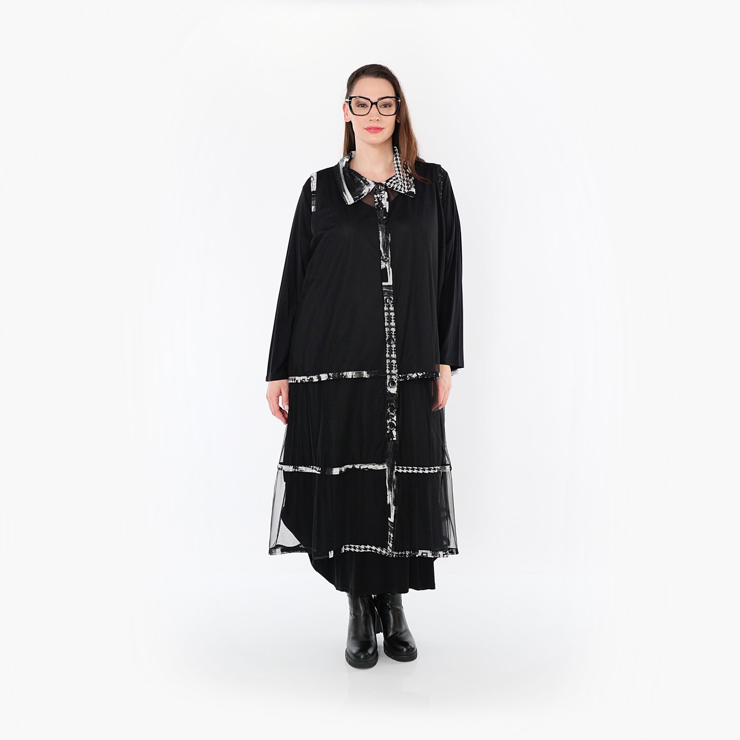 7120 "Elara" Top – Black and white