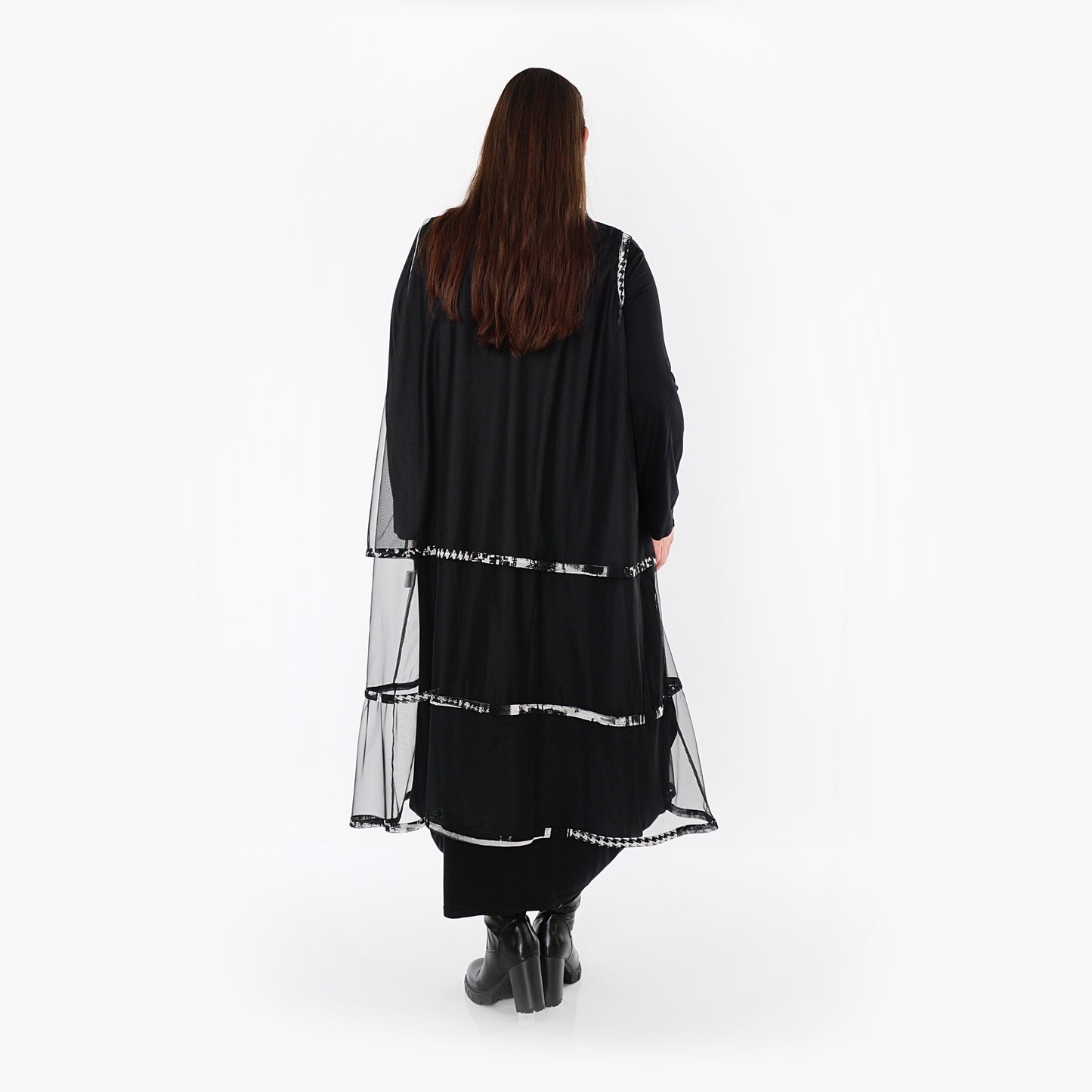 7120 "Elara" Top – Black and white