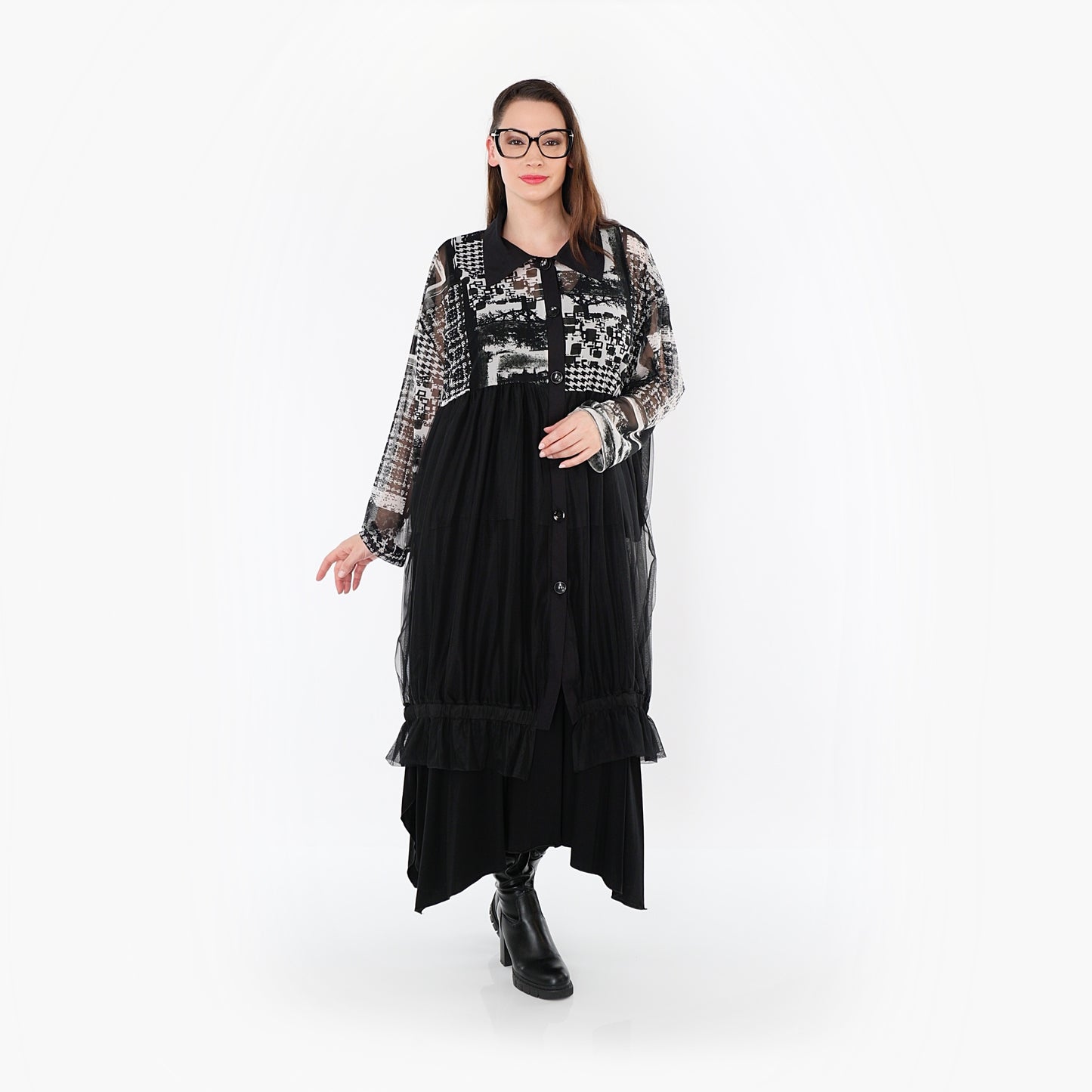 7136 "Elara" Blouse – Black and white