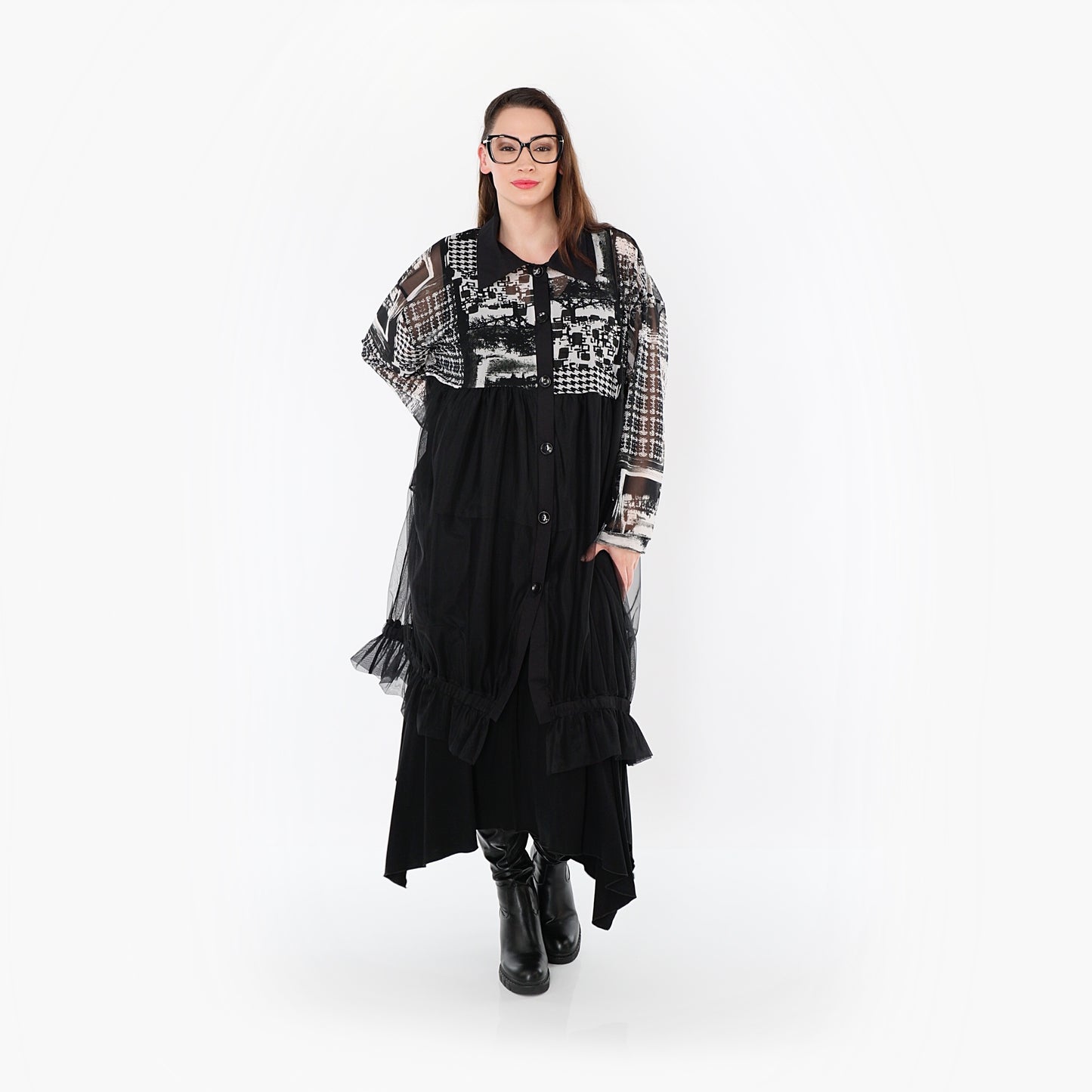 7136 "Elara" Blouse – Black and white