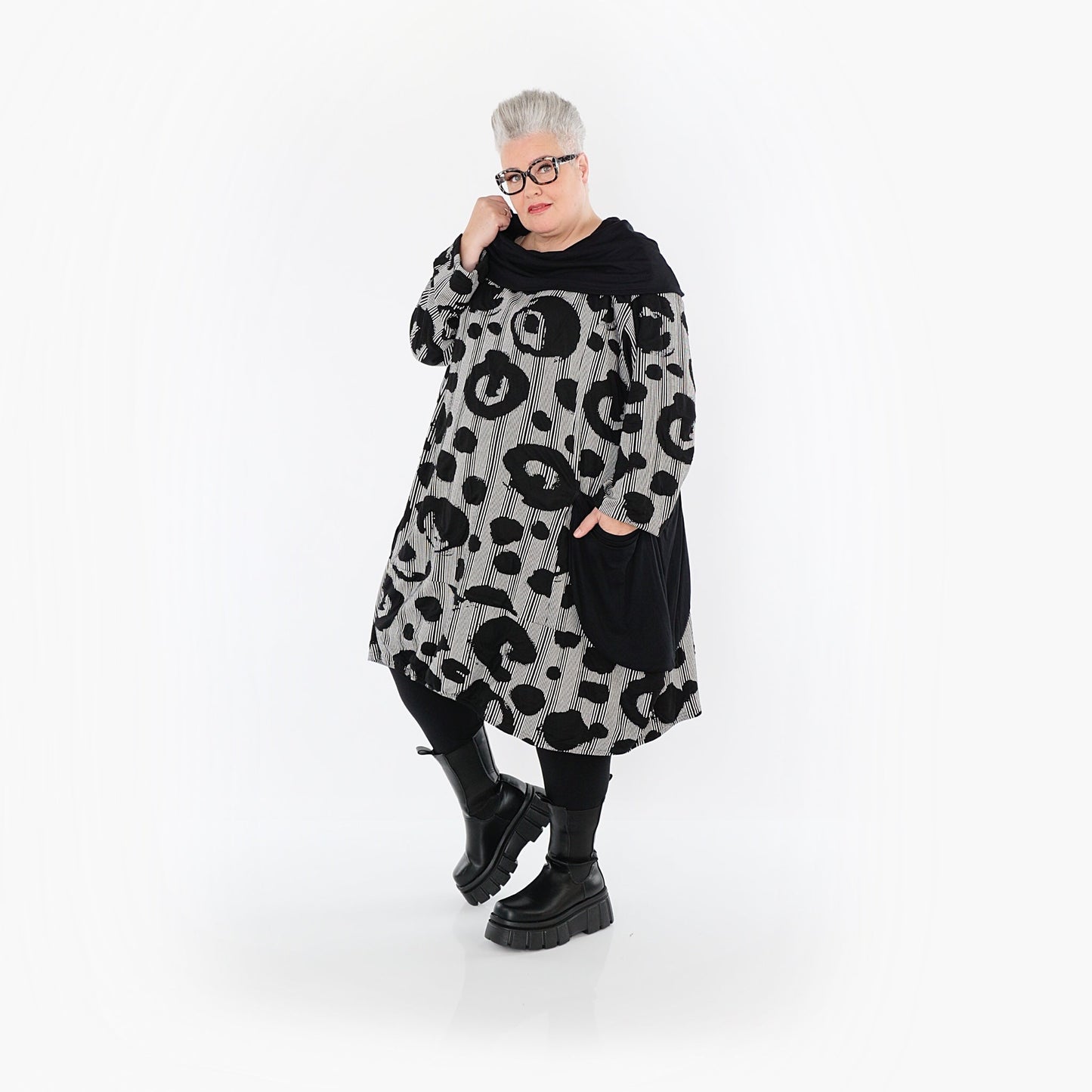 Akh 1013 7139 Dress Black White 4