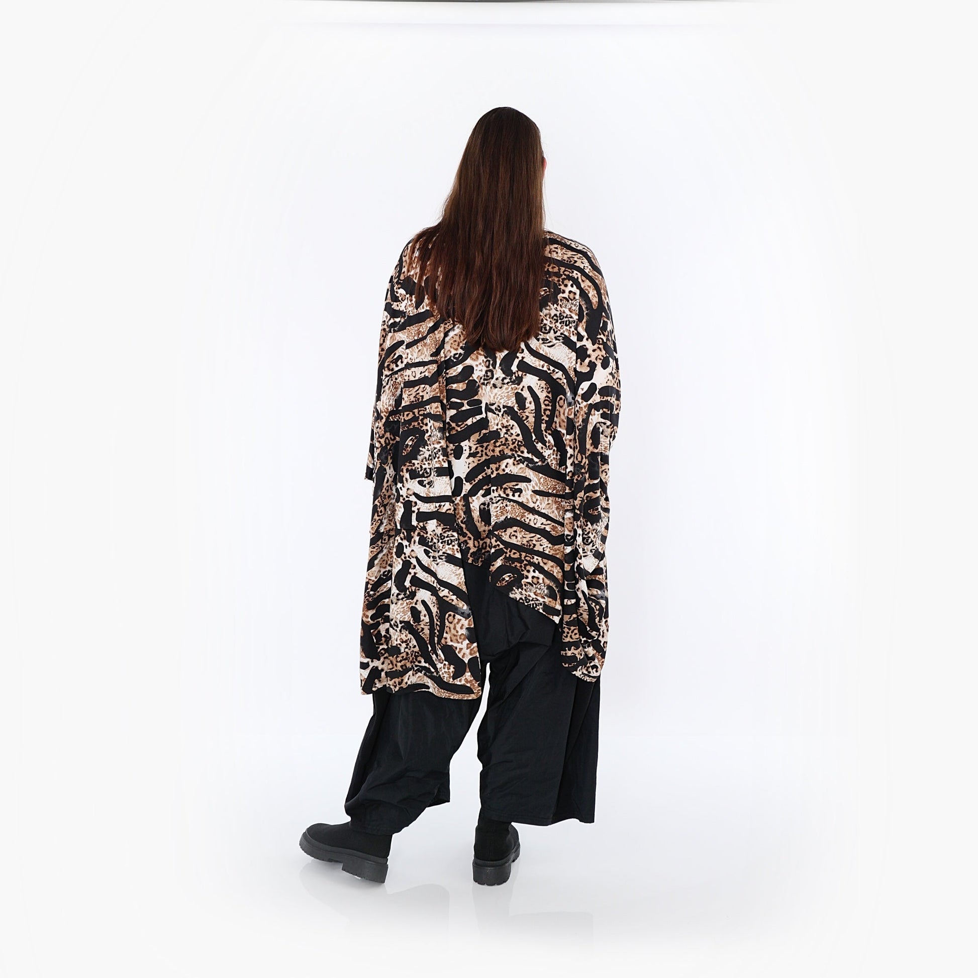 07133 "Cassandra" Shirt – Black