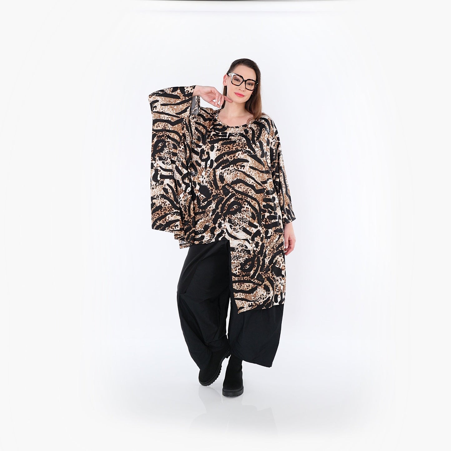 07133 "Cassandra" Shirt – Black