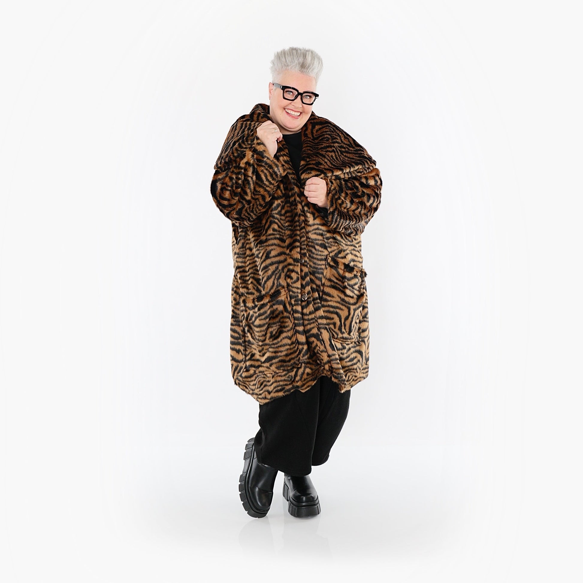 Akh 1533 01776 Coat Cognac Black 7