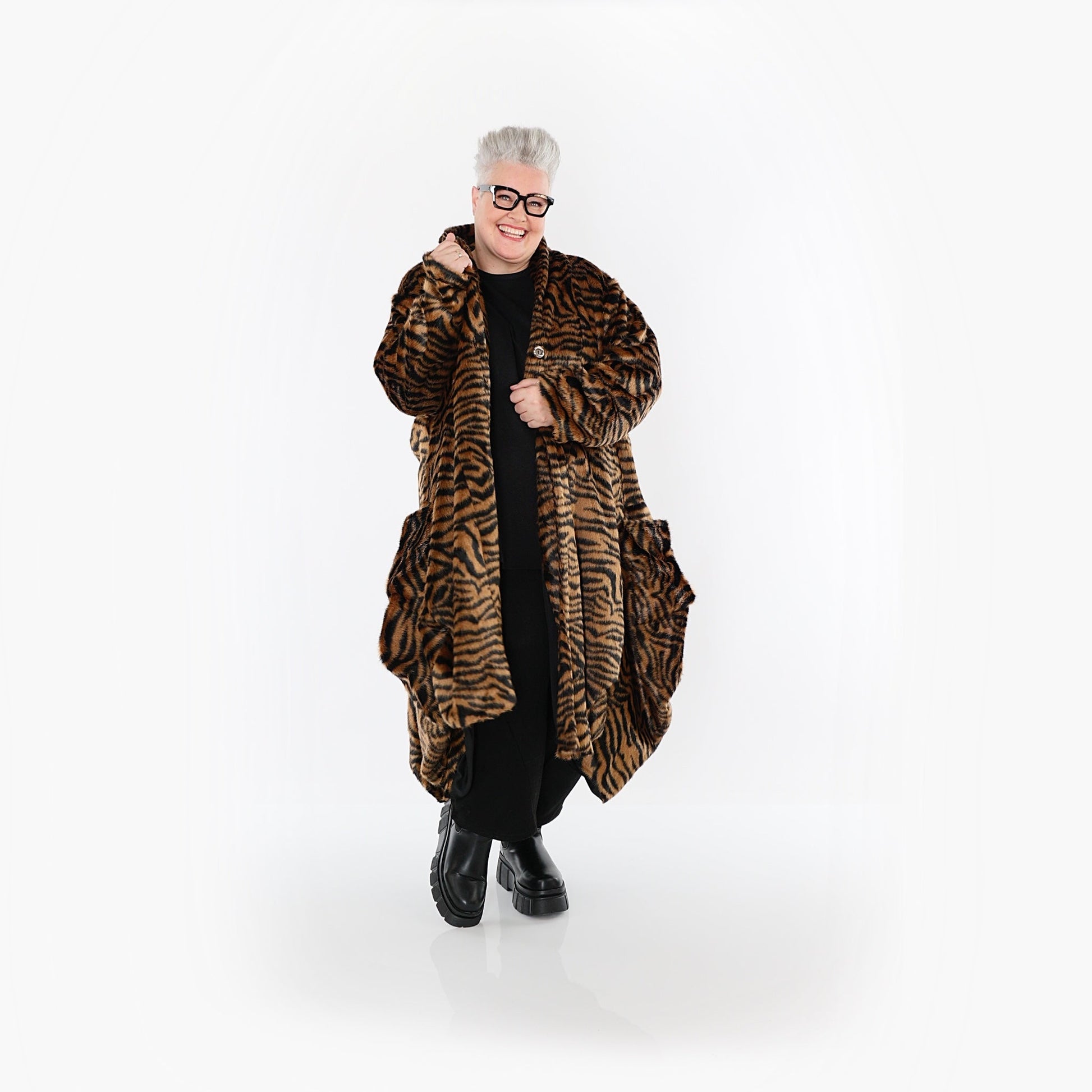 Akh 1533 06671 Coat Cognac Black 10