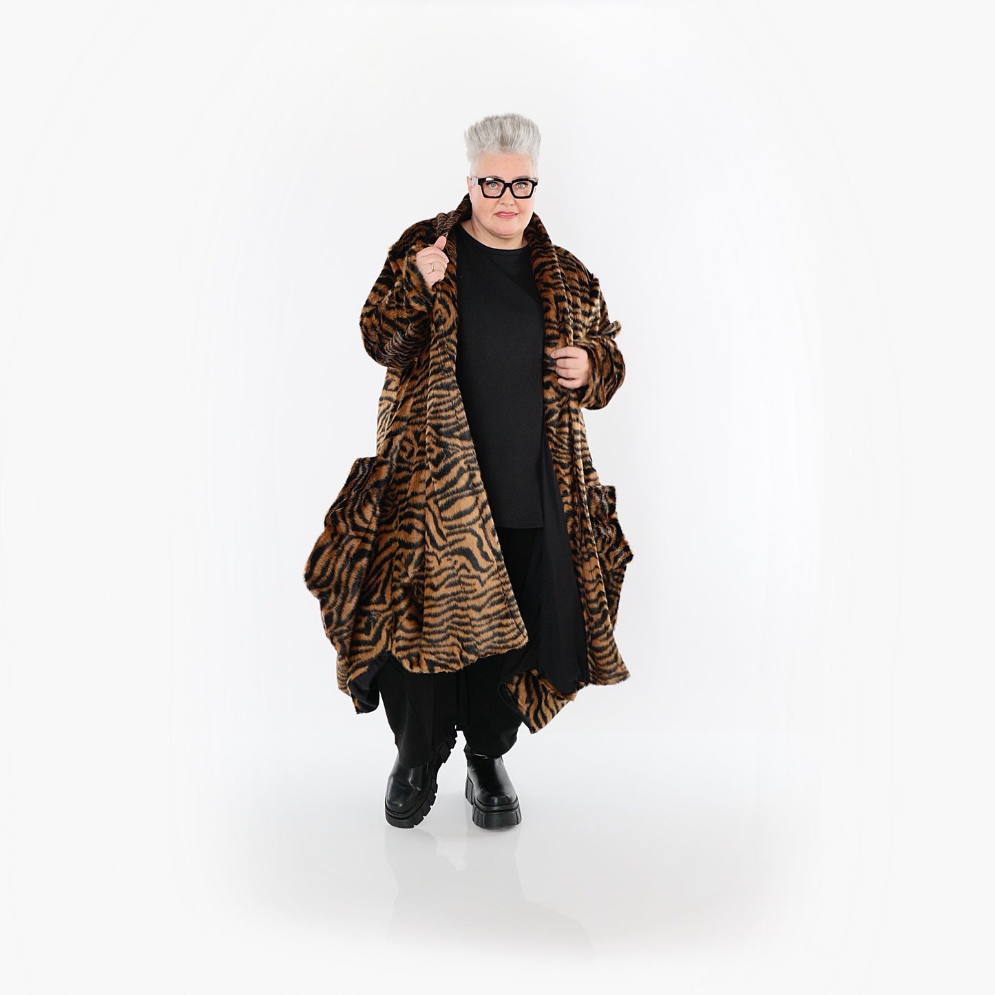 Akh 1533 06671 Coat Cognac Black 7