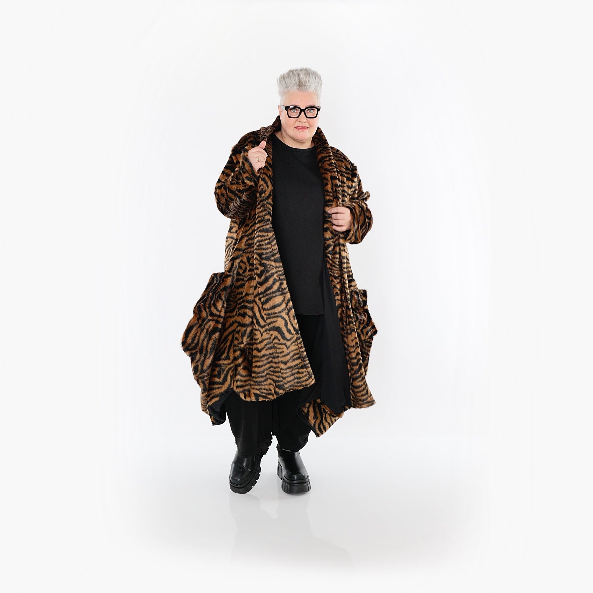 Akh 1533 06671 Coat Cognac Black 7