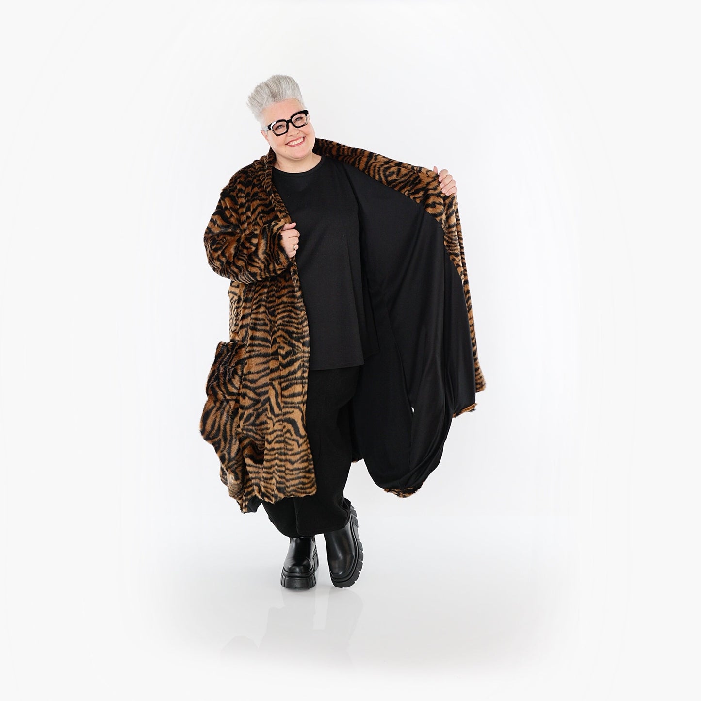 Akh 1533 06671 Coat Cognac Black 8