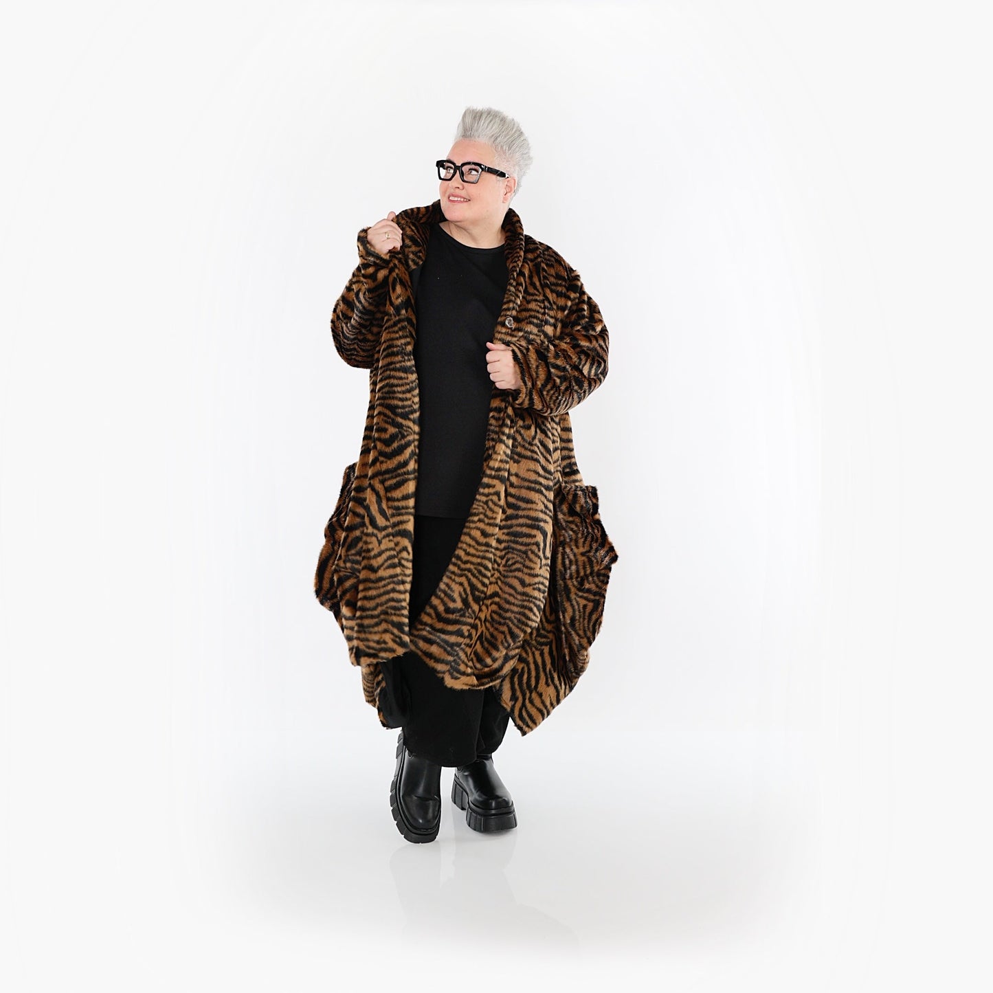 Akh 1533 06671 Coat Cognac Black 9