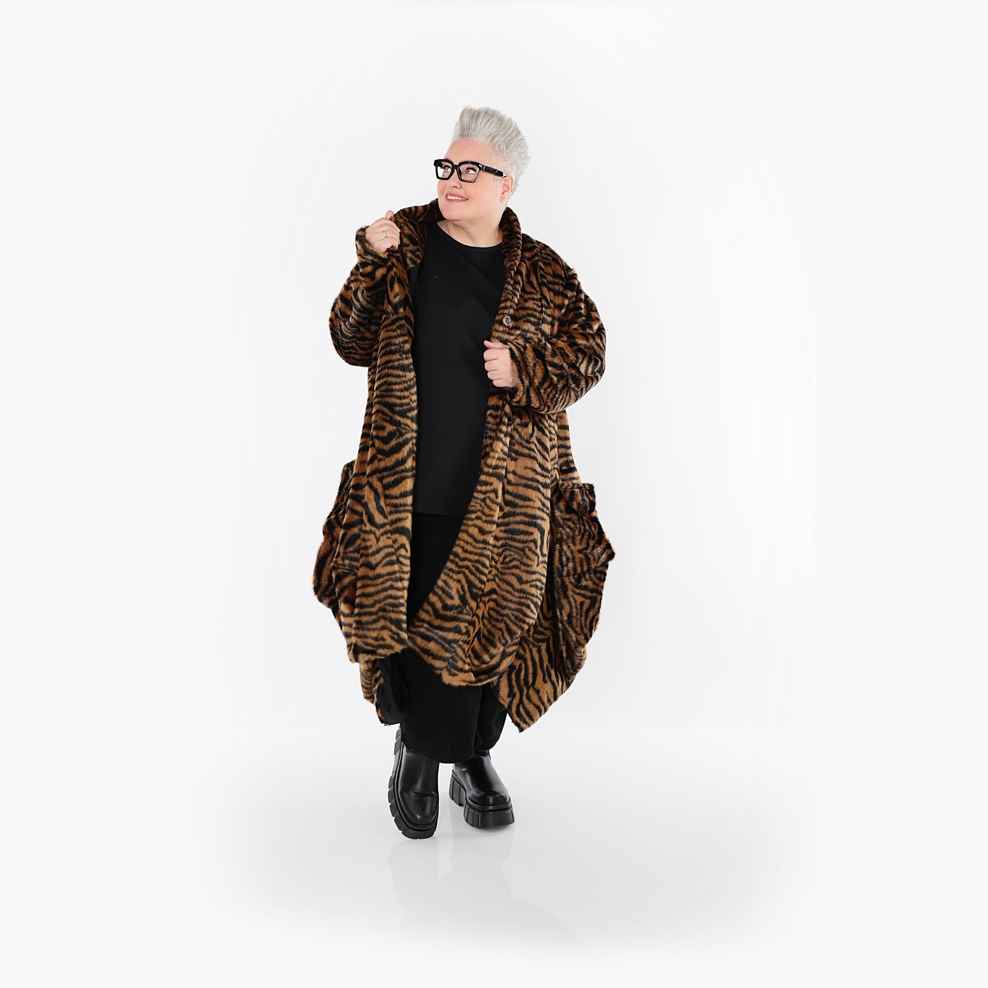 Akh 1533 06671 Coat Cognac Black 9